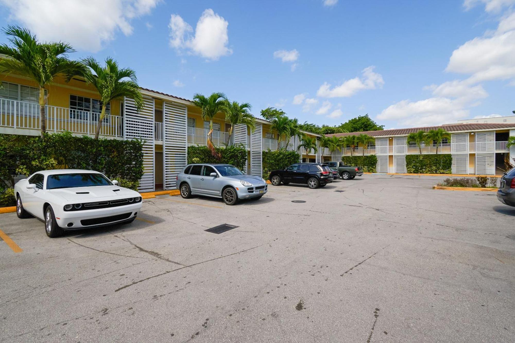 OYO Hotel Coral Gables - Miami Airport Extérieur photo